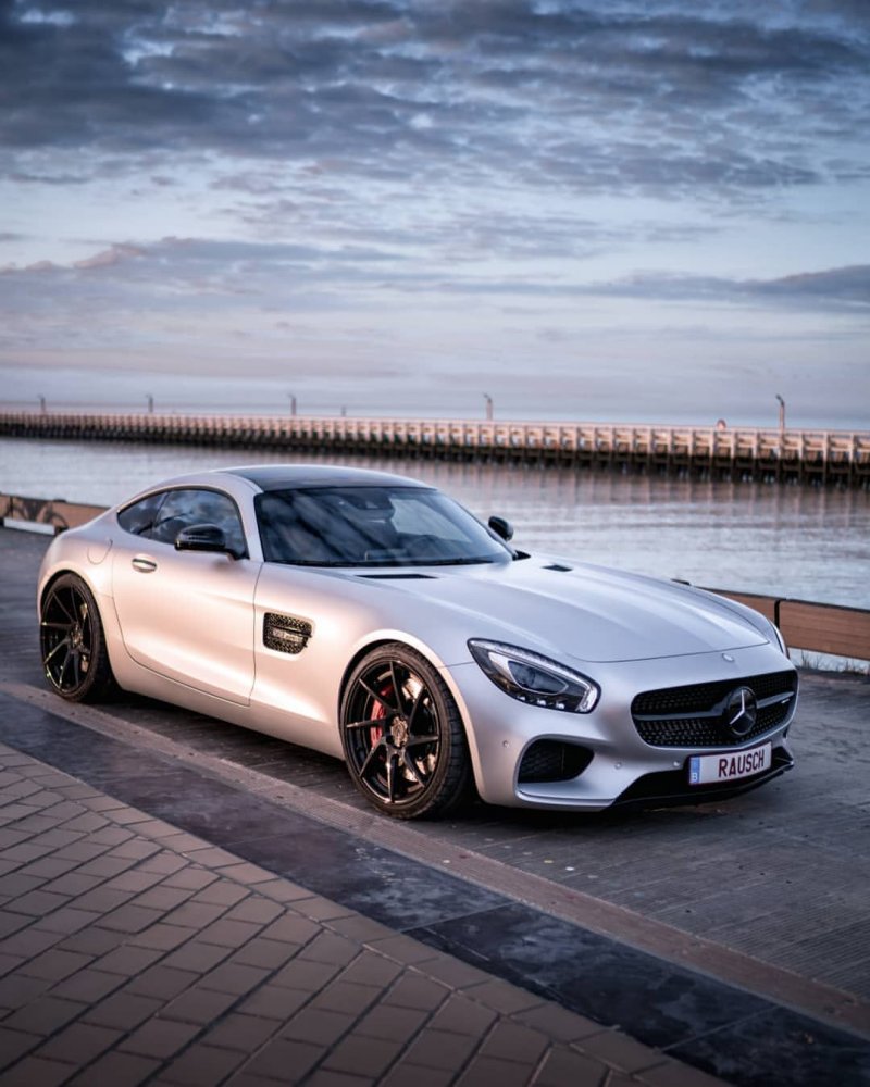 Mercedes Benz AMG спорткар