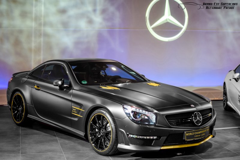 Мерседес Benz AMG 63 спортивная