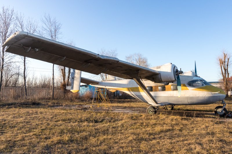 АН-14 салон