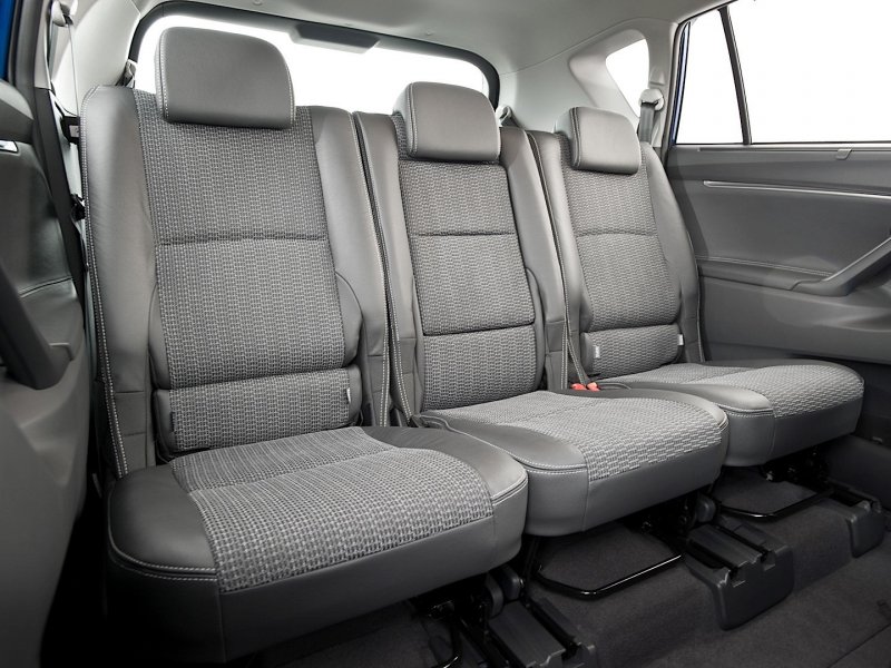 Toyota Verso салон