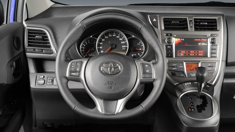 Toyota Verso s 2012