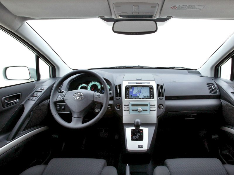 Toyota Corolla Verso 2007 салон