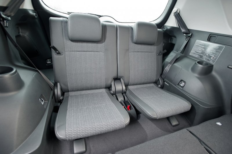Toyota Verso 2014 салон
