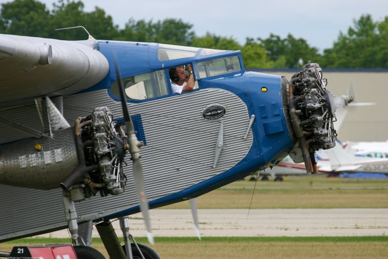 Форд тримотор Ford Trimotor американский пассажирский самолёт