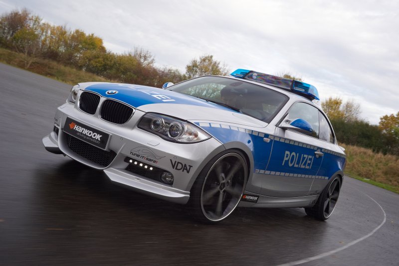 Полицейский автомобиль БМВ