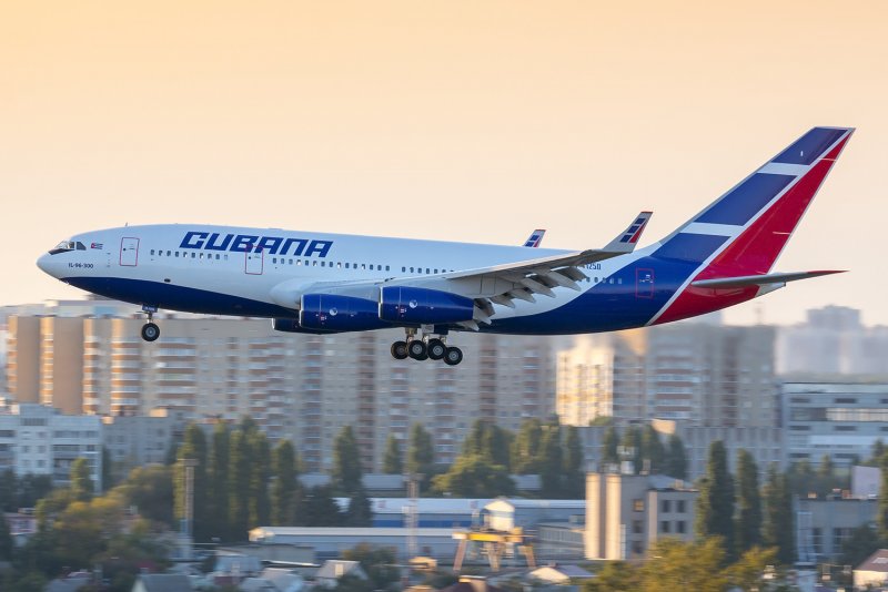 Cubana de aviacion ил-96-300
