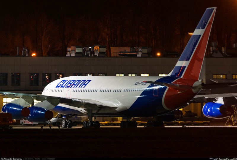 Самолёт Cubana ил 96