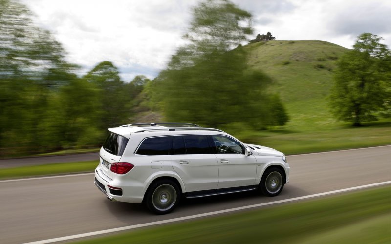 Мерседес Бенц gl 63 AMG черный