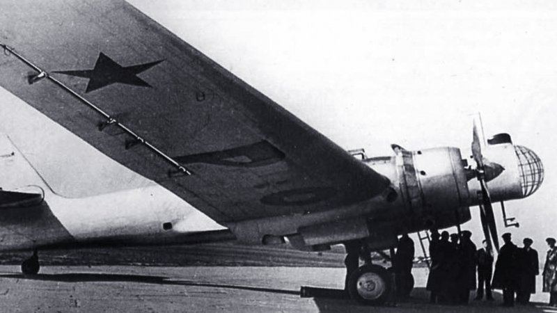 Самолет ант-20 Максим Горький