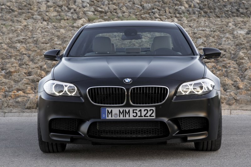 БМВ 535 I черный