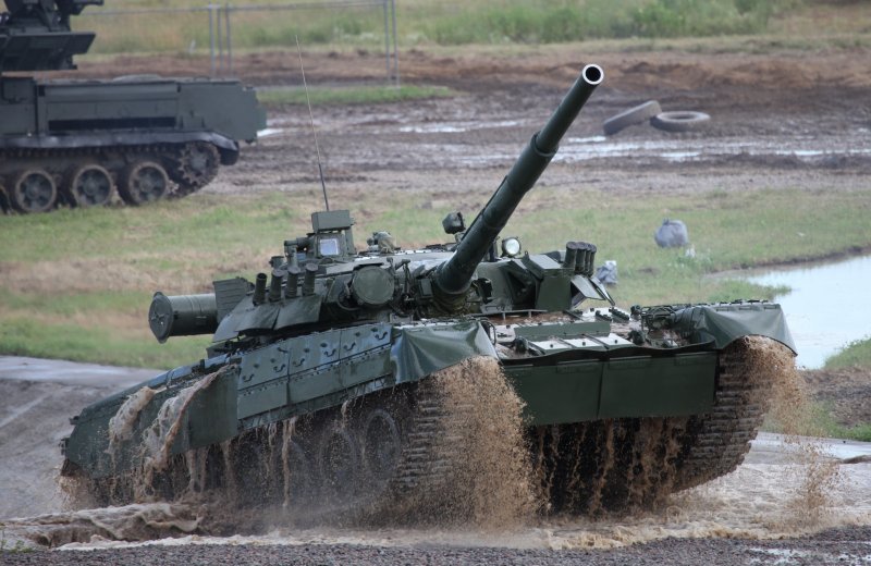 Танк т 80у танковый