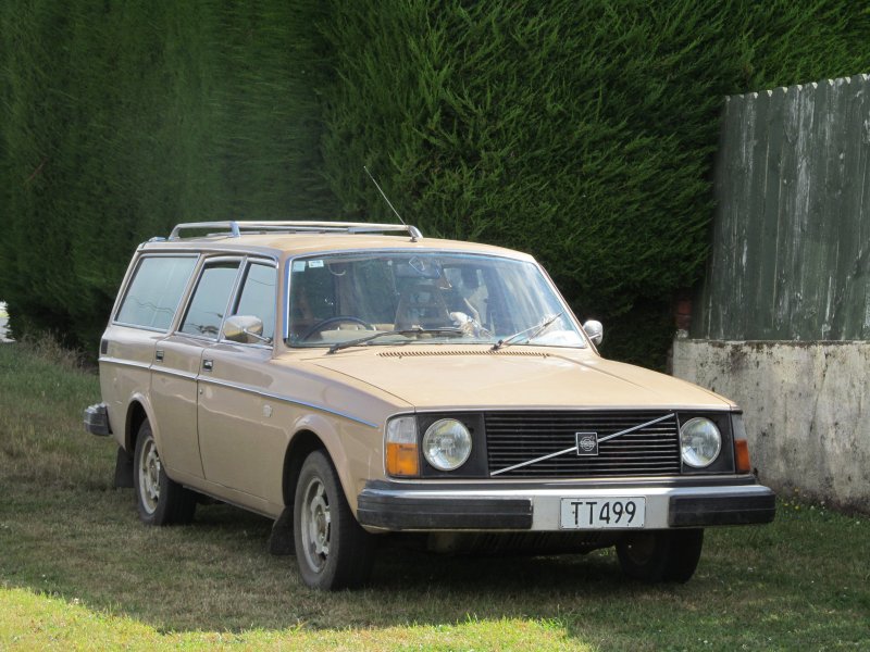 Volvo 245