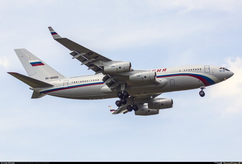 Лайнер ил-96-300
