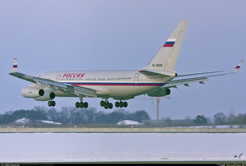 Ил-96-300 ночью