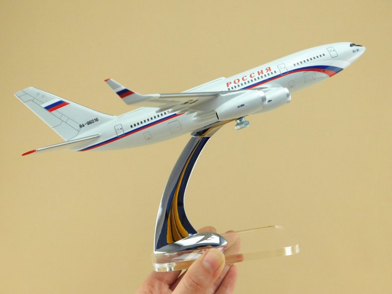 Ил-96 96022