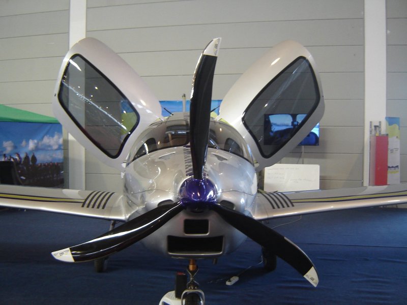 Самолет Иркут МС-21