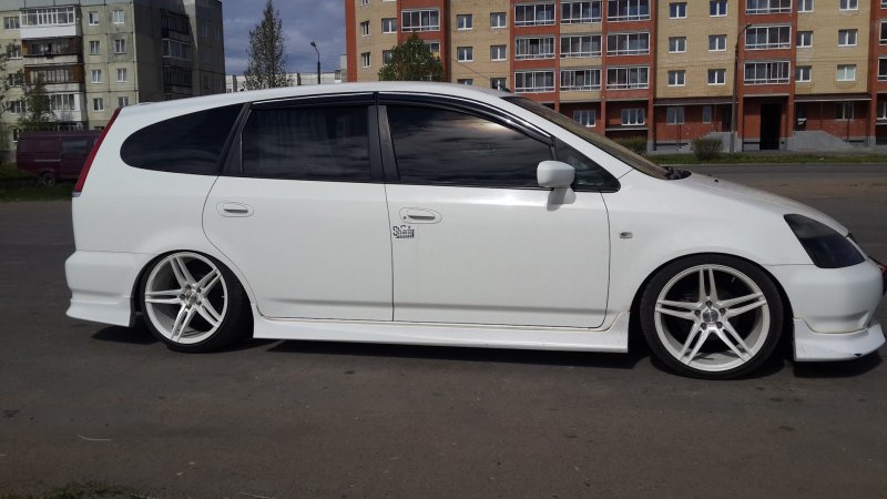 Honda Stream r18