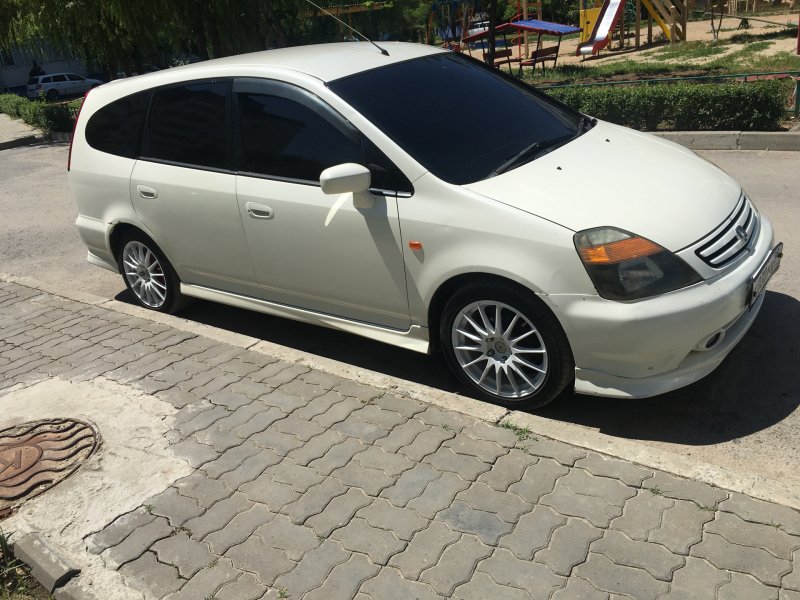 R16 на Хонда стрим