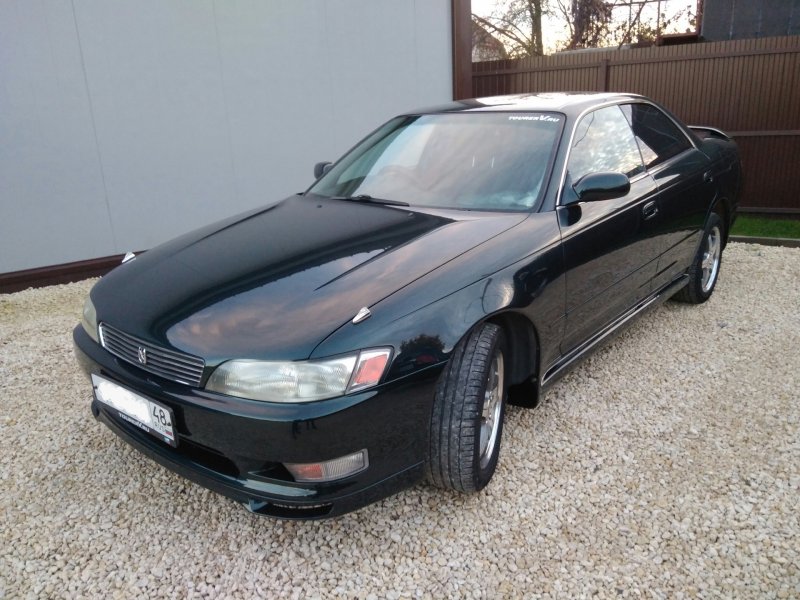 Toyota Mark 2 90 черный