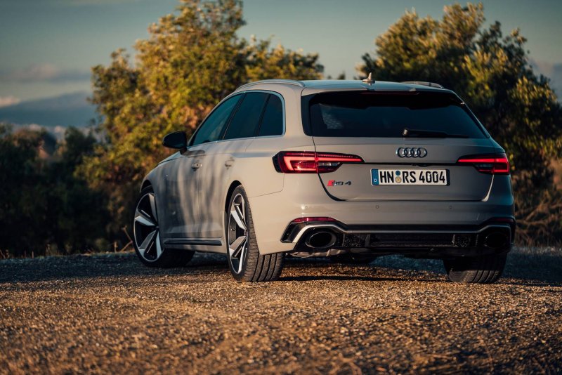 Ауди рс4 Авант 2018