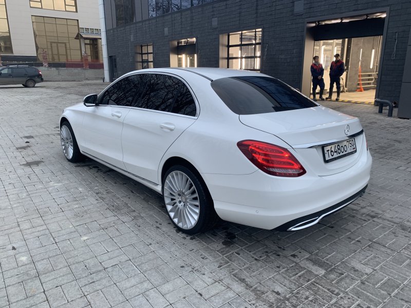 Мерседес Бенц c180 w205