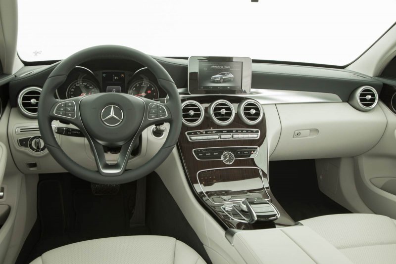 Mercedes Benz c180 салон