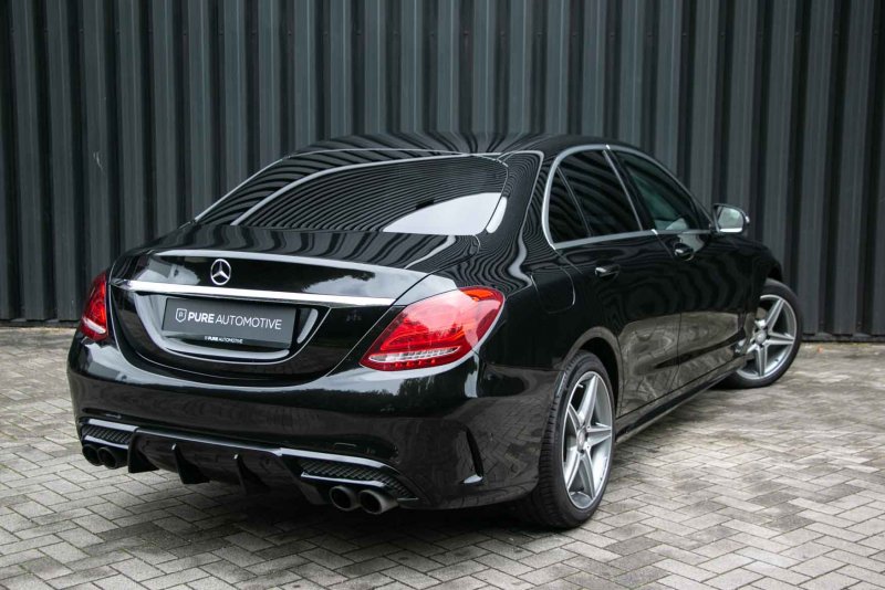 Mercedes Benz c 180 AMG зад
