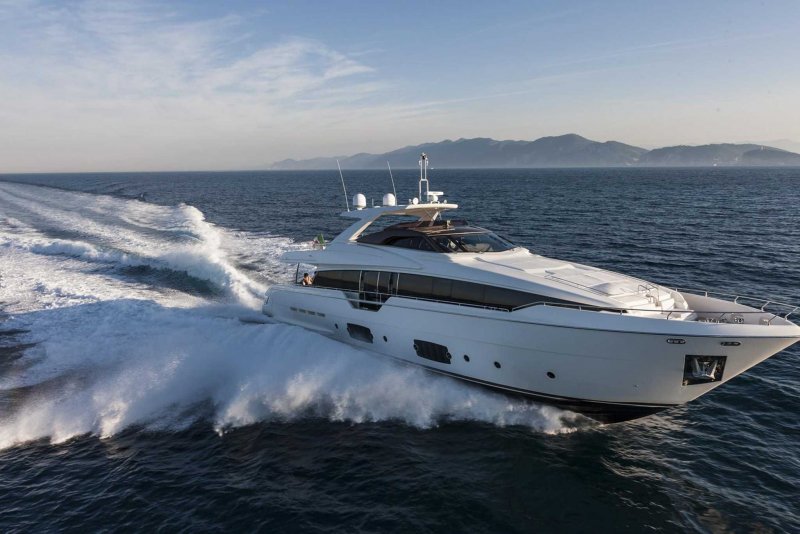 Ferretti Yachts 960
