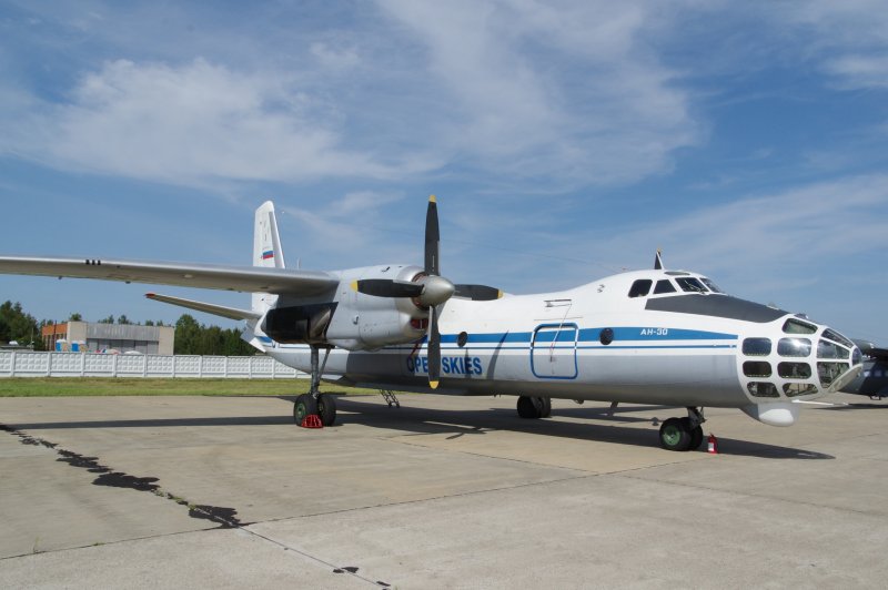 АН-30 самолёт