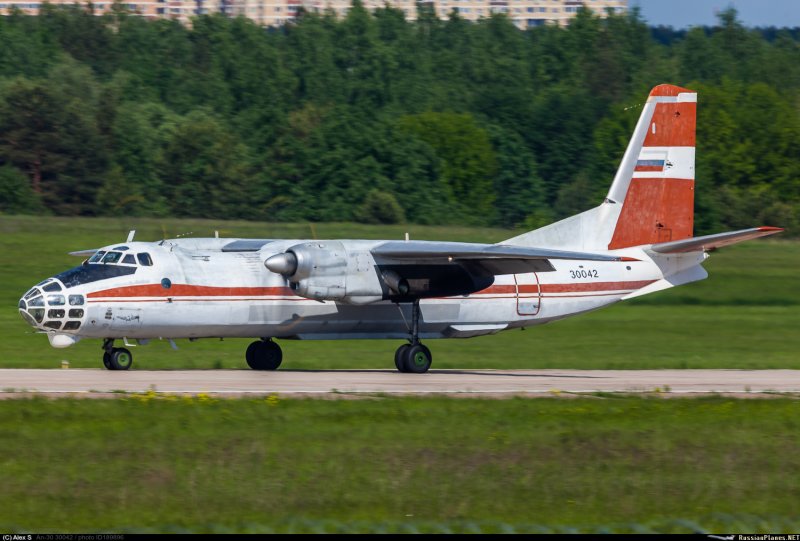 АН-30 09