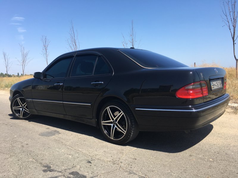 W210 Mekab