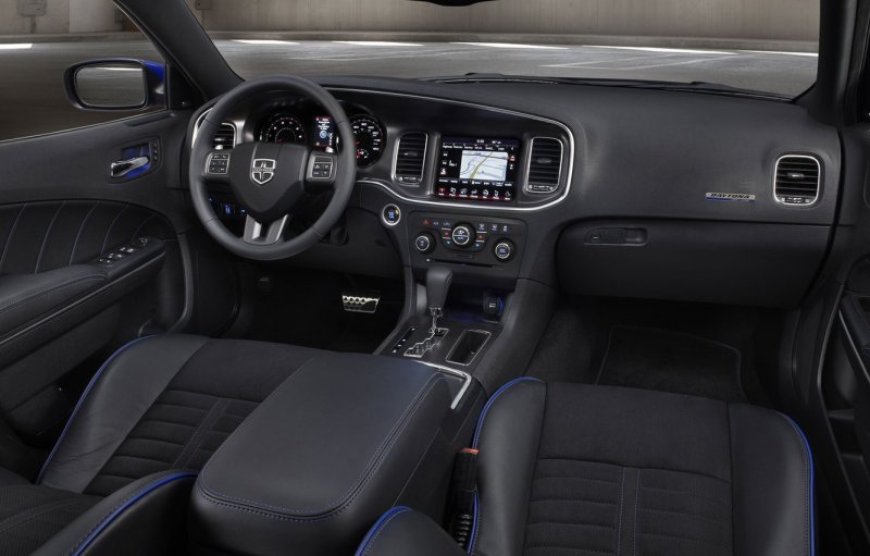 Dodge Charger 2013 салон
