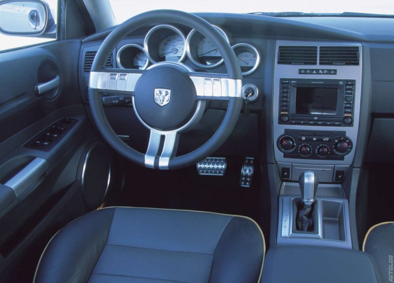 Dodge Magnum 2004 салон
