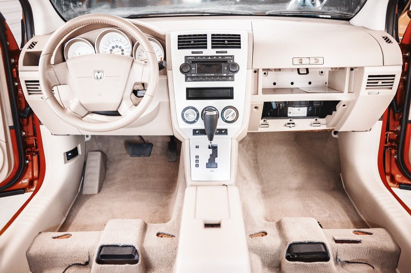 Dodge Caliber салон