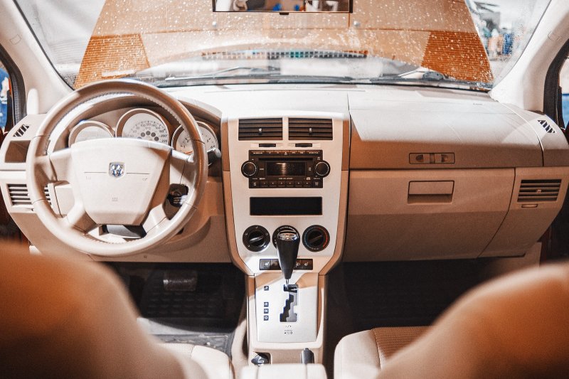 Dodge Caliber салон