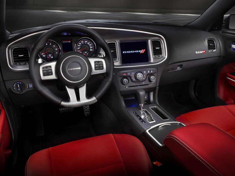 Dodge Charger srt8 салон