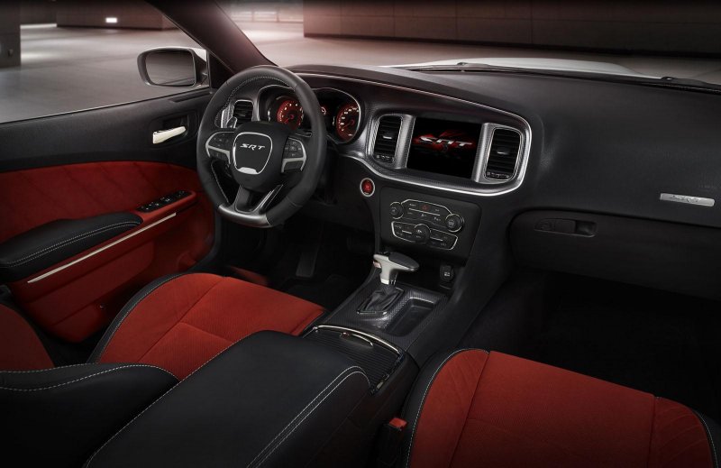 Dodge Challenger 2015 салон