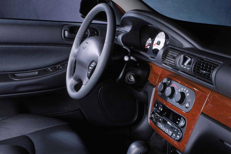 Dodge Stratus 2001 салон
