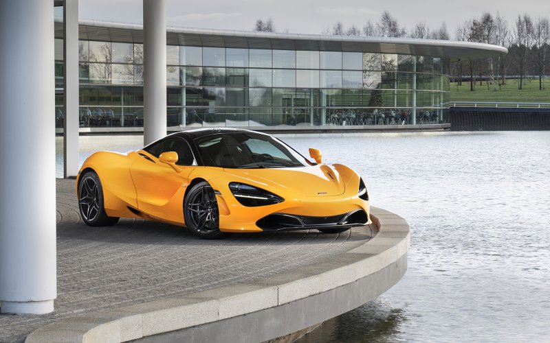 MCLAREN 720s желтый