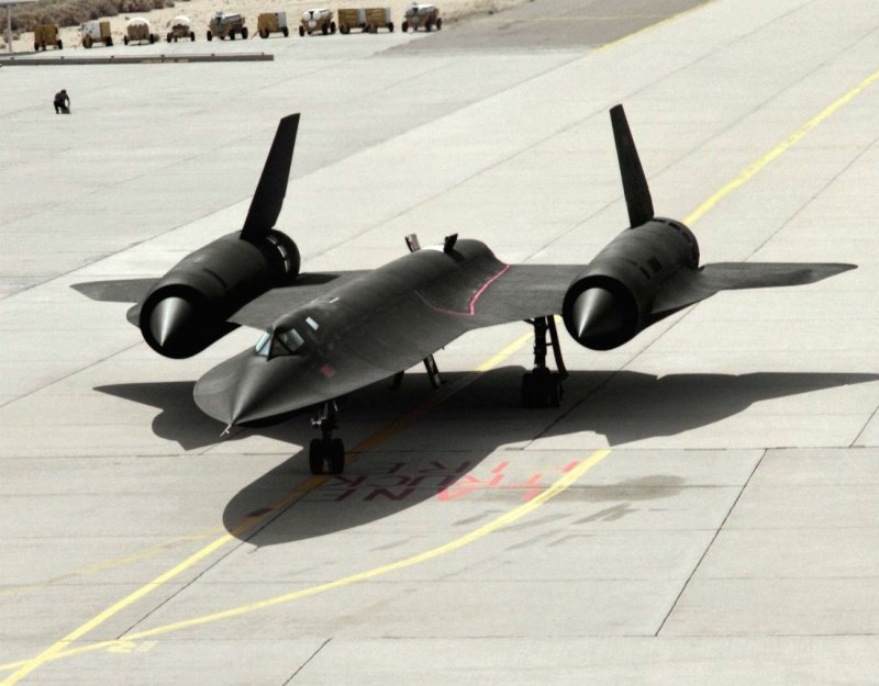 Самолет SR 71 Blackbird черный Дрозд