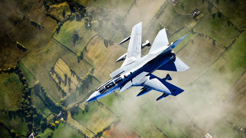 Военный самолет вид сверху