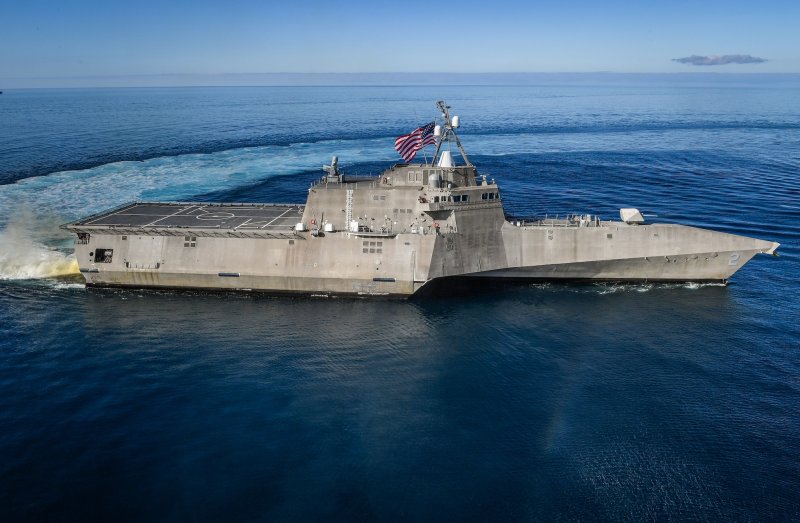 Тримаран USS Independence