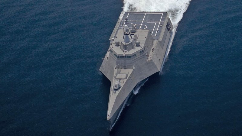 Корабль ВМС США USS LCS-2