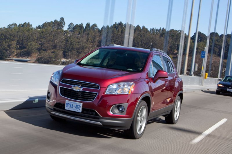 Chevrolet Tracker красный
