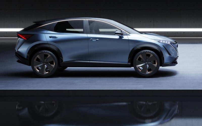 Nissan Arya салон