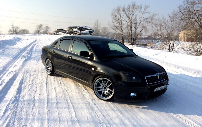Тойота Авенсис 2008 чёрный зимоф