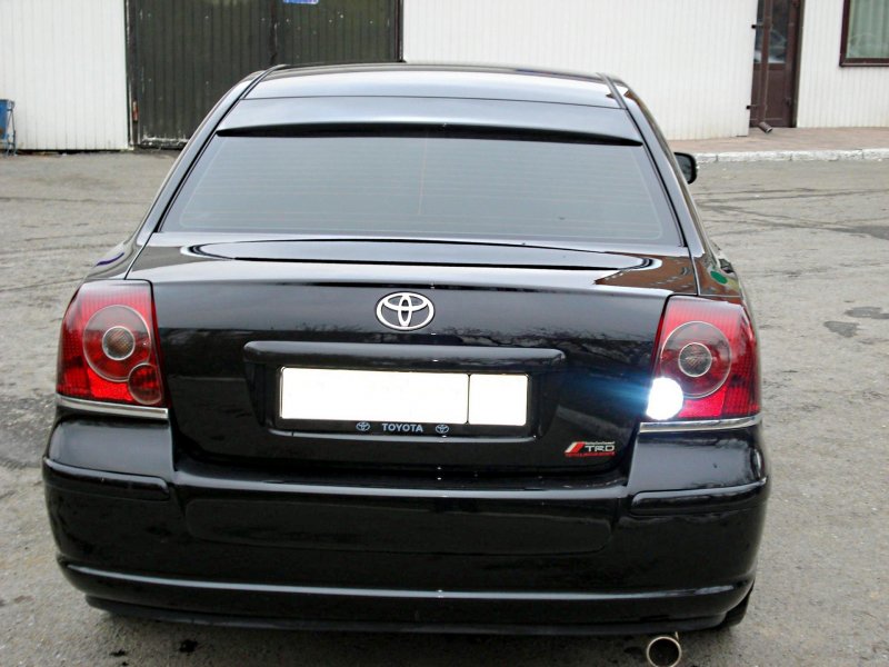 Спойлер Тойота Авенсис 2003-2008