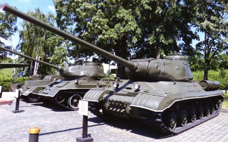 Советский танк ИС 1