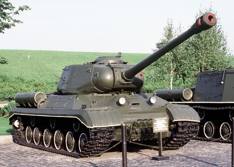 Танк ИС-1