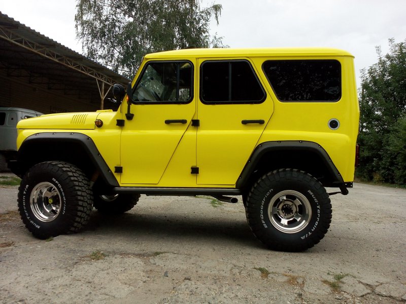 УАЗ 469 желтый